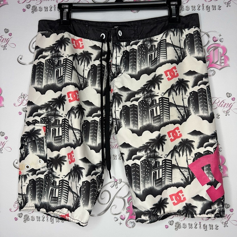 DC shorts swimming board surf city palm tree 🌴 coral logo vintage dead stock